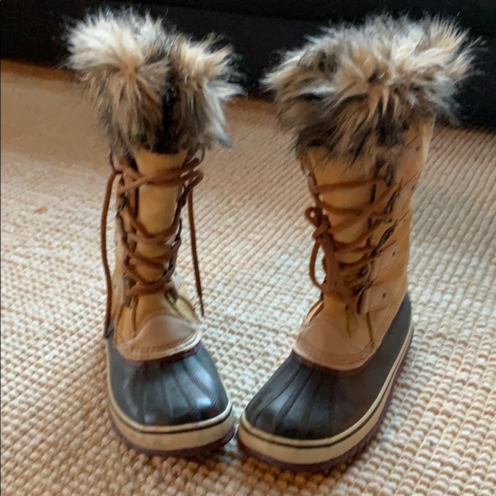 Sorel waterproof winter boots size 9 women’s